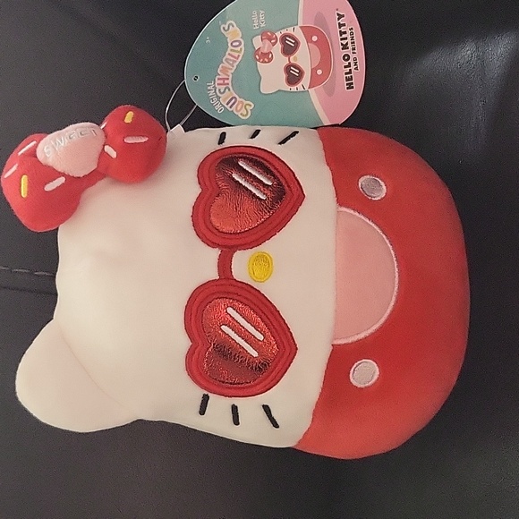 New Hello Kitty Squishmallow - Picture 1 of 4